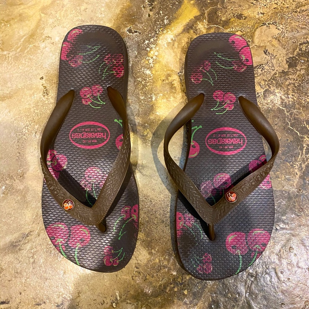 Brown Cherry Havaiana Flip Flops. 🍒 Good Shape !